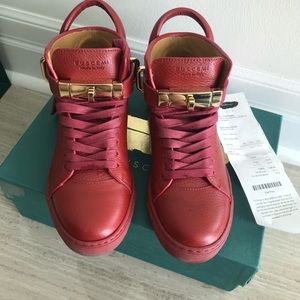 Red buscemi high top size 5